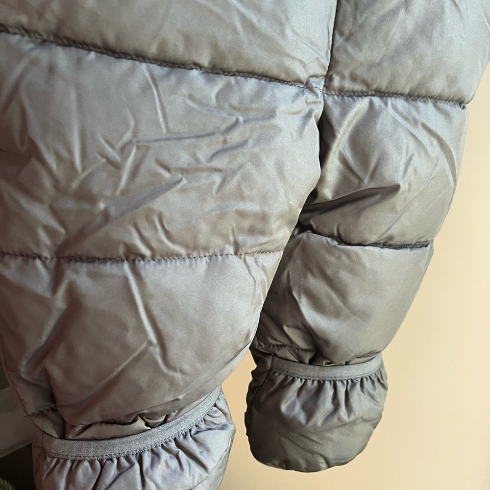 GAP Charcoal Hooded Puffer Jacket - Picture 7 of 7
